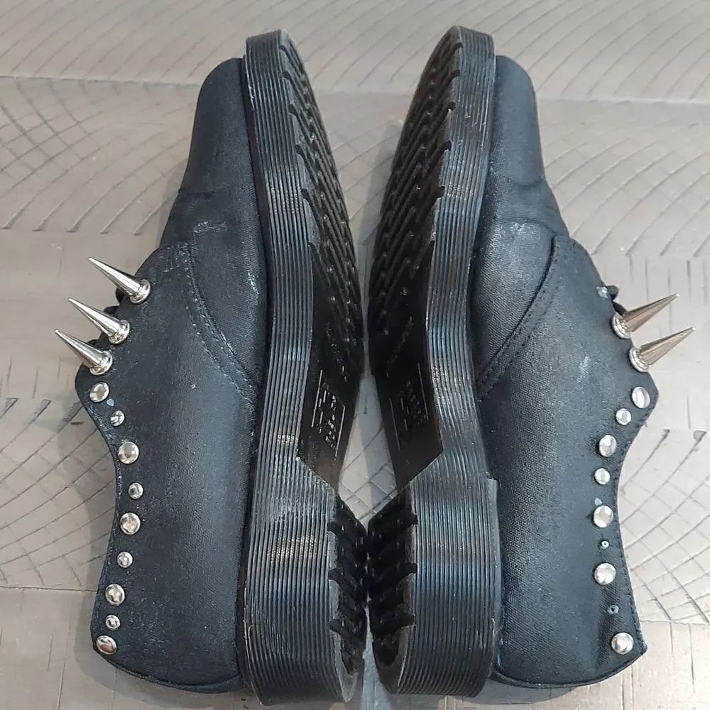 Dr. Martens Lester Black Coated Studs Spikes Shoes Sz 5 - Picture 9 of 13